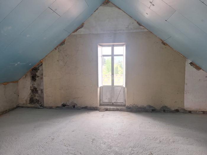 Se vende casa de piedra con jardín en Bretal