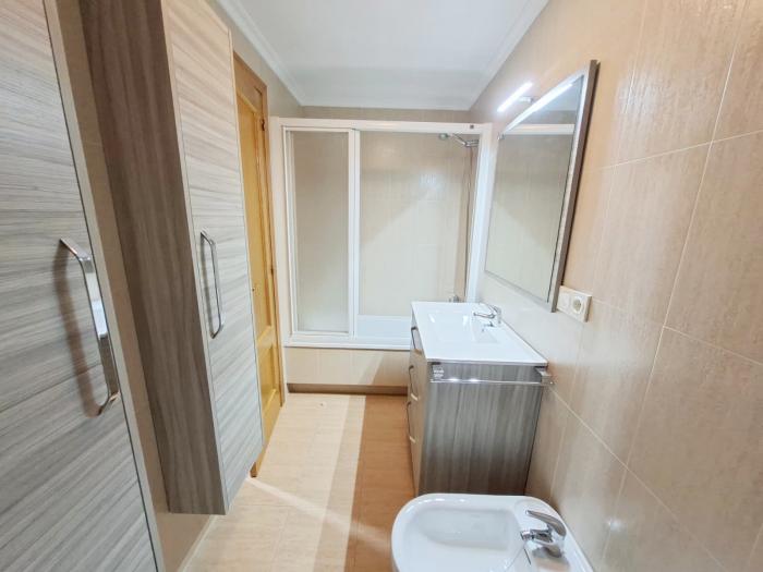 Se vende ático en Ribeira: 4 habitaciones, 2 baños, garaje y trastero