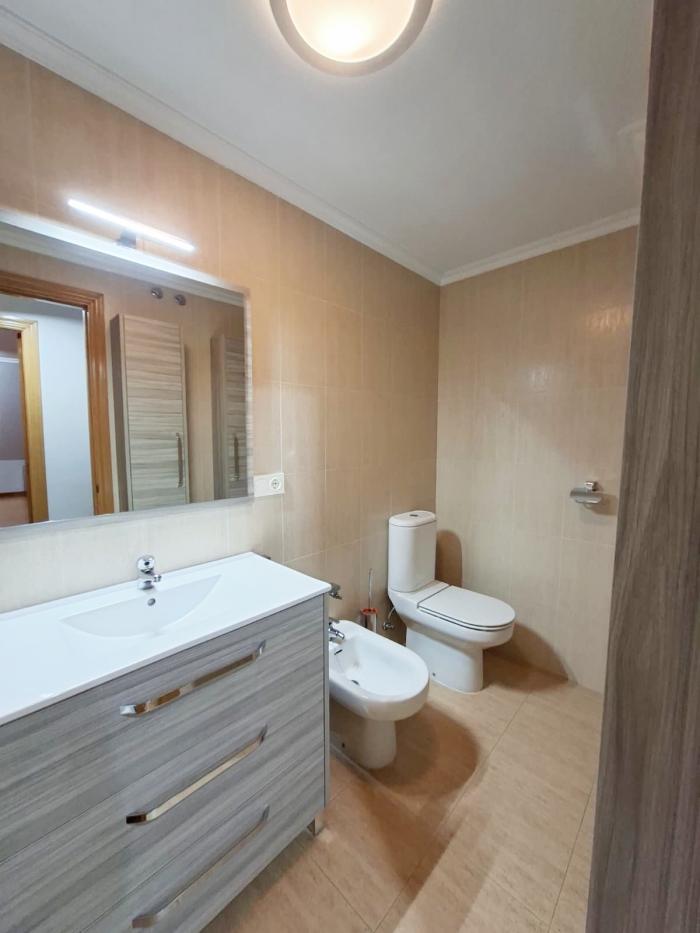 Se vende ático en Ribeira: 4 habitaciones, 2 baños, garaje y trastero