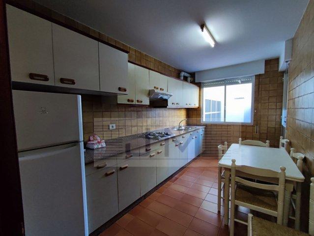 Se vende piso a un paso del ayuntamiento en Ribeira