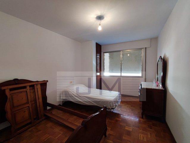 Se vende piso a un paso del ayuntamiento en Ribeira
