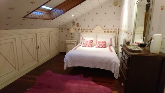 Se vende casa con jardín a un paso de Coroso