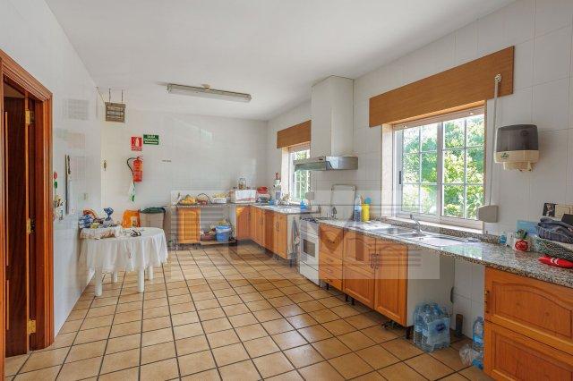 Se vende hotel muy próximo a las Dunas de Corrubedo