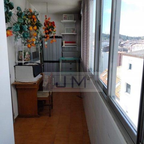 Se vende piso amplio con terraza y vistas en Ribeira