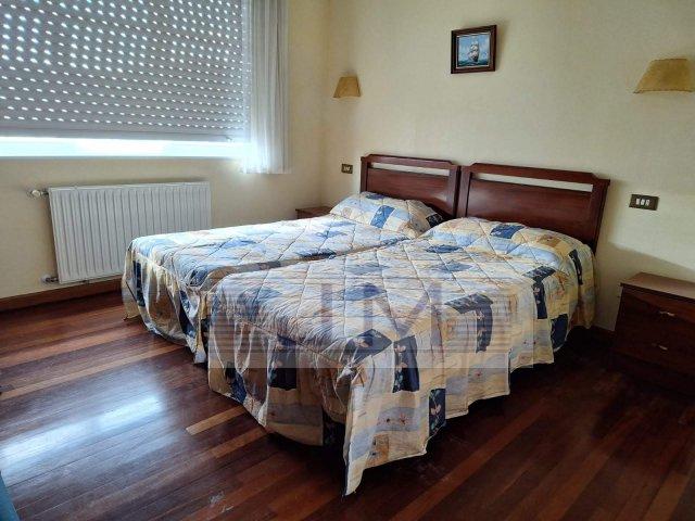 Se vende hotel muy próximo a las Dunas de Corrubedo