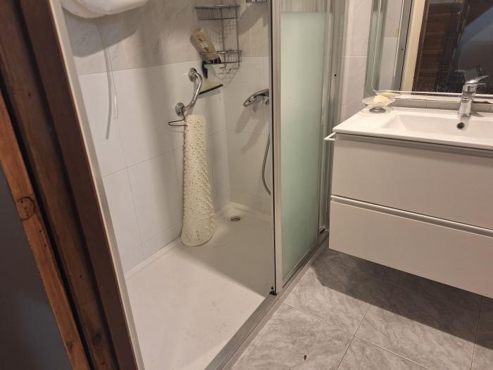 Se vende casa de piedra en pleno centro de A Pobra