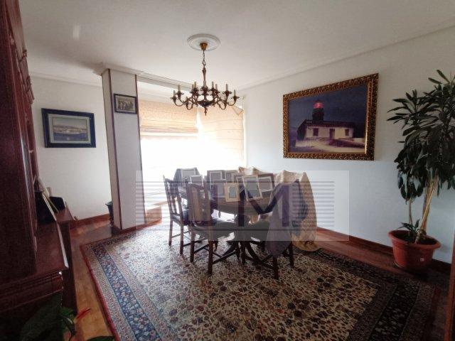 Se vende piso con magníficas vistas en Ribeira
